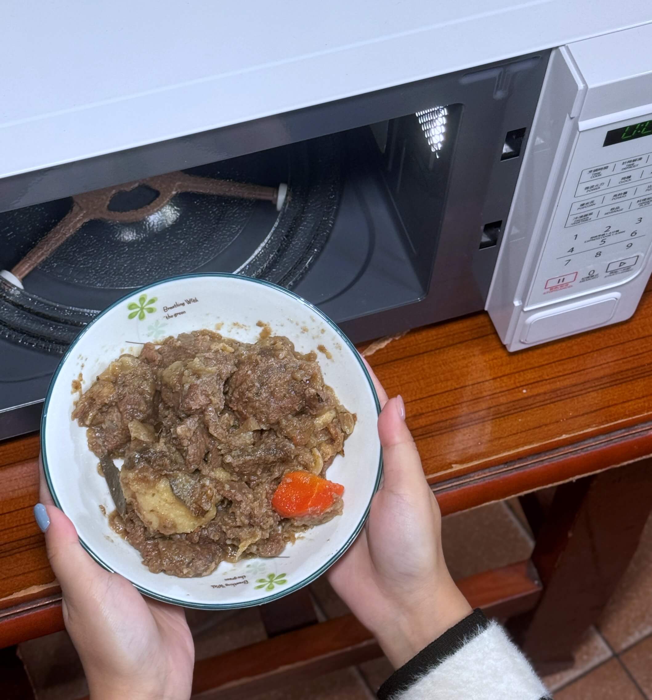 沓沓吃飯